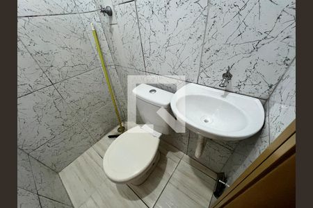 Banheiro de casa para alugar com 1 quarto, 35m² em Vila Renato, São Paulo