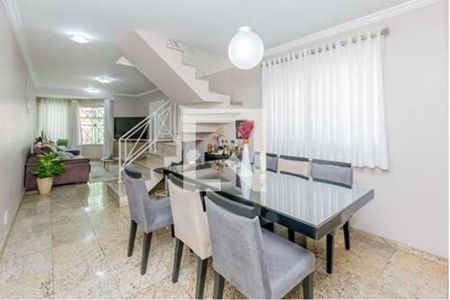 Casa à venda com 6 quartos, 226m² em Vila Bertioga, São Paulo