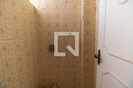 Banheiro de serviço de apartamento à venda com 2 quartos, 62m² em Icaraí, Niterói