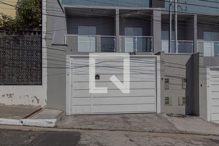 Fachada de casa à venda com 2 quartos, 70m² em Vila Granada, São Paulo