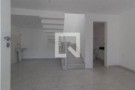 Sala de casa à venda com 2 quartos, 70m² em Vila Granada, São Paulo