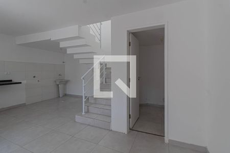 Sala de casa à venda com 2 quartos, 70m² em Vila Granada, São Paulo