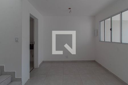 Sala de casa à venda com 2 quartos, 70m² em Vila Granada, São Paulo