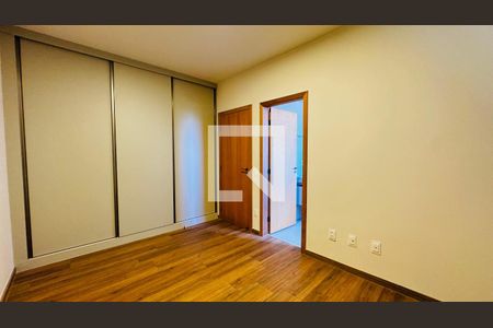 Casa de Condomínio à venda com 4 quartos, 220m² em Lindolfo do C Viana, Lagoa Santa