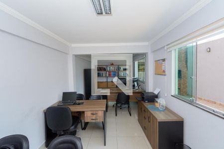 Escritório  de casa à venda com 3 quartos, 180m² em Casa, Contagem