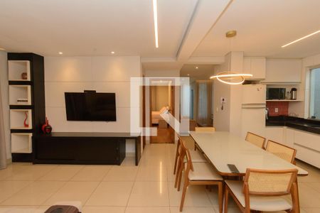 Sala de TV e Jantar de casa à venda com 3 quartos, 180m² em Casa, Contagem