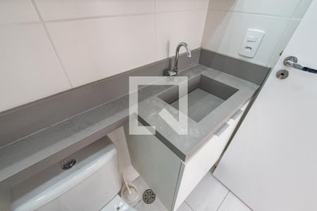 Banheiro Social de apartamento para alugar com 2 quartos, 32m² em Cambuci, São Paulo