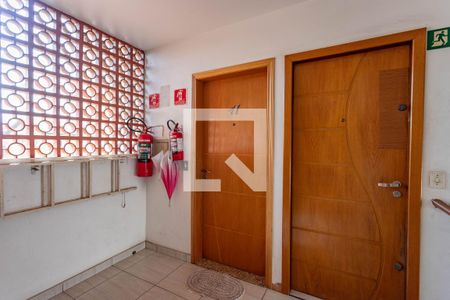 Entrada de apartamento à venda com 2 quartos, 46m² em Campanário, Diadema