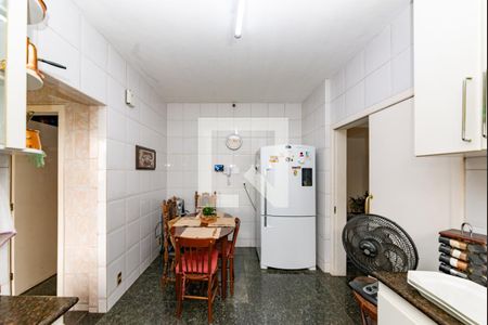 Cozinha de apartamento à venda com 4 quartos, 230m² em Buritis, Belo Horizonte