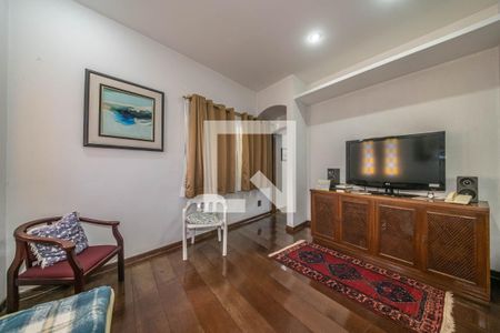 Sala de TV de casa à venda com 4 quartos, 400m² em Jardim da Saúde, São Paulo