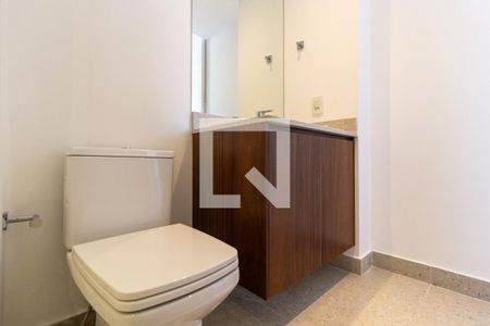 Banheiro de kitnet/studio para alugar com 1 quarto, 47m² em Pinheiros, São Paulo