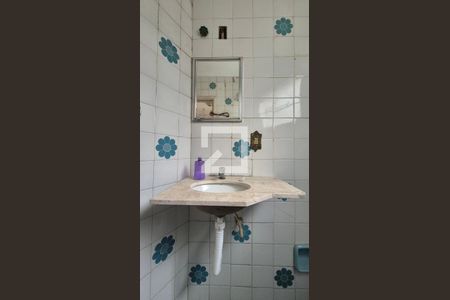 Banheiro de Serviço de casa para alugar com 3 quartos, 249m² em Vila Scarpelli, Santo André