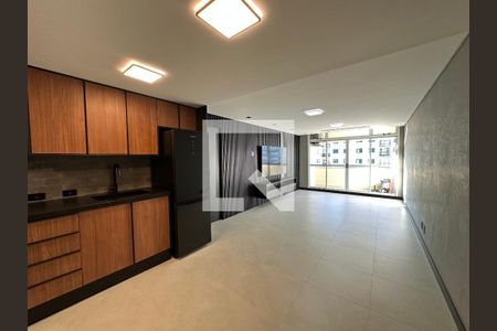 Sala de apartamento à venda com 2 quartos, 68m² em Alphaville Industrial, Barueri