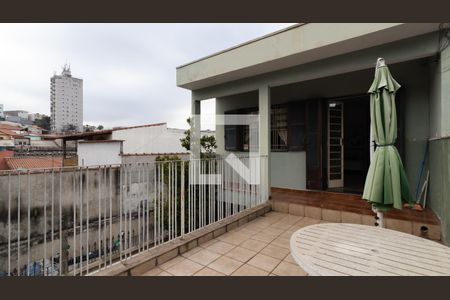 varanda de casa para alugar com 4 quartos, 210m² em Vila Londrina, São Paulo