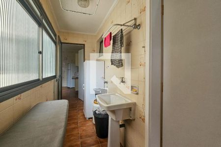 Área de serviço de apartamento para alugar com 3 quartos, 103m² em Vila Julia, Guarujá
