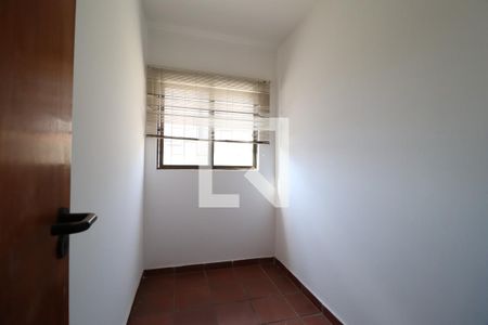 Dispensa de apartamento para alugar com 3 quartos, 170m² em Saraiva, Uberlândia