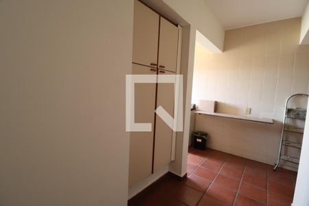 Área de Serviço de apartamento para alugar com 3 quartos, 170m² em Saraiva, Uberlândia