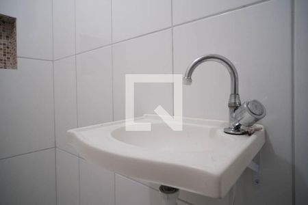 Banheiro da Suíte de casa para alugar com 1 quarto, 40m² em Jardim Três Marias, São Paulo