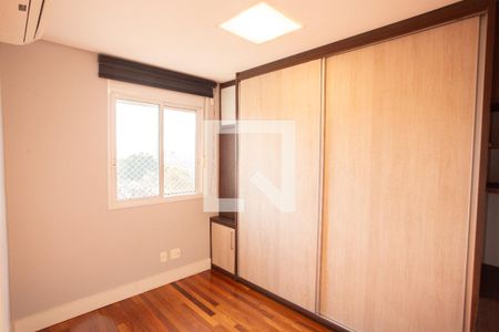 Quarto de apartamento à venda com 2 quartos, 74m² em Santa Teresinha, São Paulo
