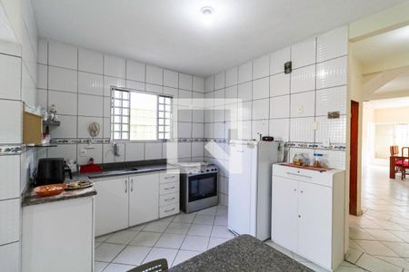 Cozinha de casa à venda com 3 quartos, 210m² em Santa Terezinha, Belo Horizonte