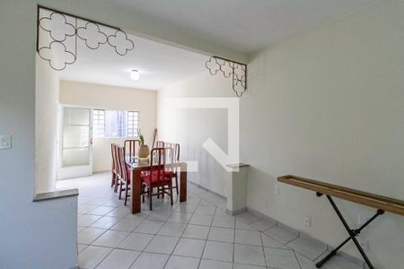 Sala 1 de casa à venda com 3 quartos, 210m² em Santa Terezinha, Belo Horizonte