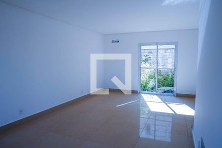 Sala de casa de condomínio para alugar com 3 quartos, 154m² em Vila Maria, Aparecida de Goiânia