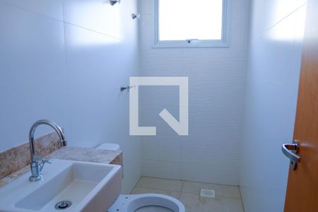 Banheiro Suíte 2 de casa de condomínio para alugar com 3 quartos, 154m² em Vila Maria, Aparecida de Goiânia