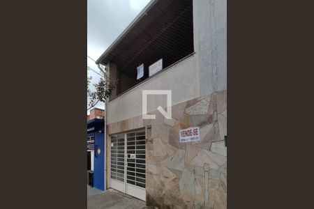 Fachada de casa à venda com 3 quartos, 150m² em Vila Gumercindo, São Paulo