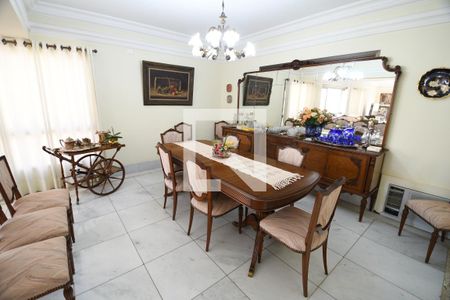 Sala de apartamento para alugar com 5 quartos, 221m² em Cambuí, Campinas