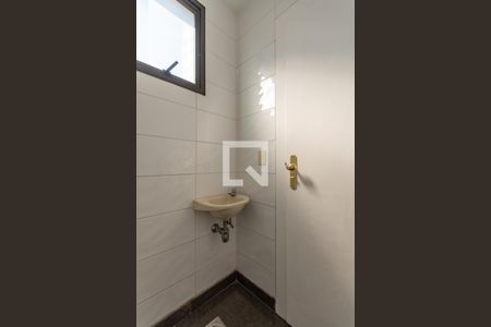 Banheiro de Serviço de apartamento à venda com 3 quartos, 350m² em Santa Amelia, Belo Horizonte