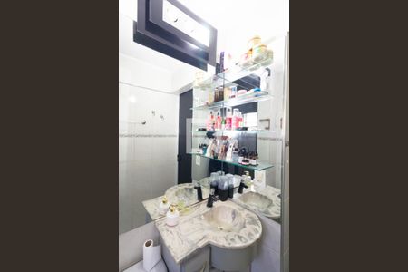 Banheiro de apartamento à venda com 2 quartos, 50m² em Itaquera, São Paulo