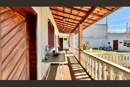 Varanda de casa à venda com 3 quartos, 130m² em Horto Florestal, Belo Horizonte