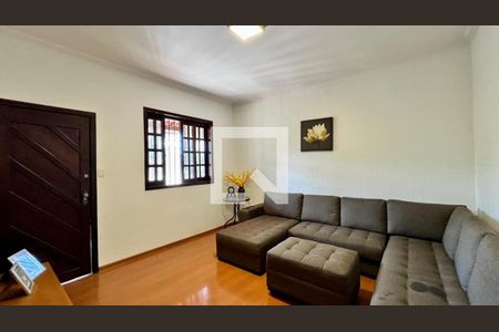Sala de casa à venda com 3 quartos, 130m² em Horto Florestal, Belo Horizonte