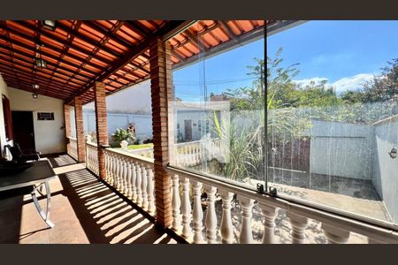 Varanda de casa à venda com 3 quartos, 130m² em Horto Florestal, Belo Horizonte