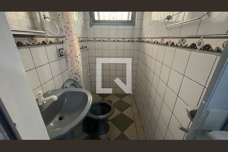 Banheiro de kitnet/studio para alugar com 1 quarto, 13m² em Cidade Universitária, Campinas