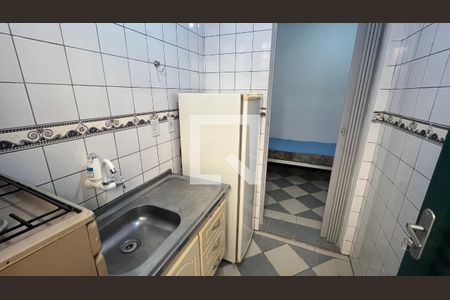 Cozinha de kitnet/studio para alugar com 1 quarto, 13m² em Cidade Universitária, Campinas