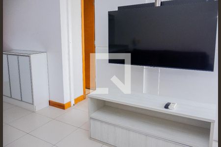 Sala de kitnet/studio para alugar com 1 quarto, 47m² em Caminho das Árvores, Salvador