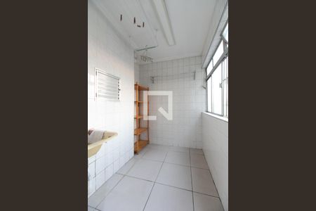 Área de Serviço  de apartamento para alugar com 2 quartos, 56m² em Conjunto Residencial José Bonifácio, São Paulo