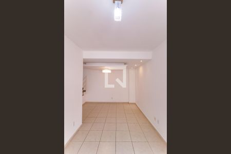 Sala de casa para alugar com 2 quartos, 101m² em Encantado, Rio de Janeiro