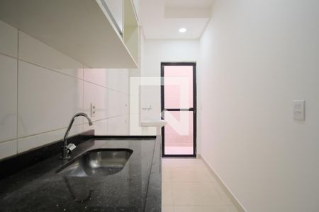 Cozinha  de apartamento à venda com 2 quartos, 44m² em Vila Carrão, São Paulo