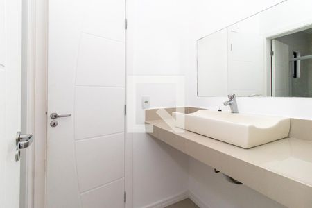 Banheiro da Suíte 1 de casa de condomínio para alugar com 5 quartos, 315m² em Campo Comprido, Curitiba