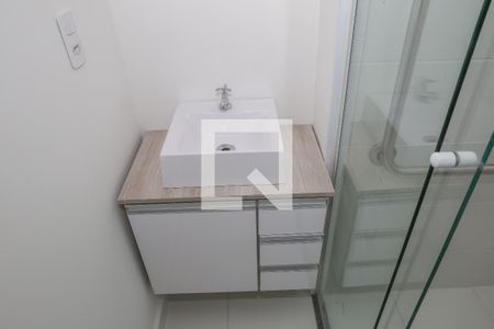Banheiro de kitnet/studio para alugar com 1 quarto, 25m² em Barra Funda, São Paulo