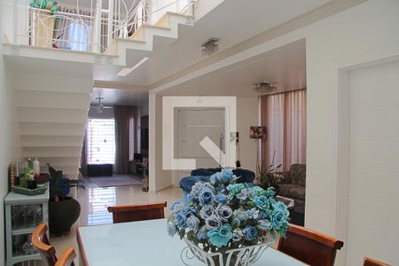 Sala de casa para alugar com 3 quartos, 240m² em Parque Renato Maia, Guarulhos