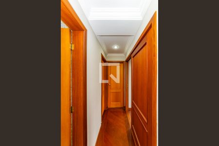 Corredor de apartamento para alugar com 3 quartos, 170m² em Belvedere, Belo Horizonte