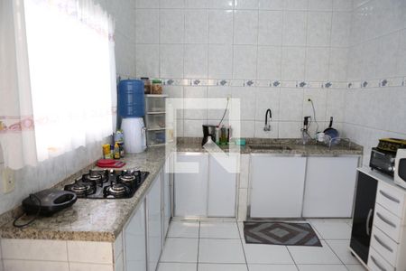 Cozinha de casa à venda com 2 quartos, 180m² em Parque Maracanã, Contagem