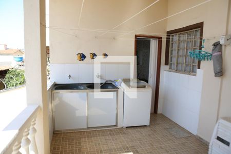 Área de Serviço de casa à venda com 2 quartos, 180m² em Parque Maracanã, Contagem