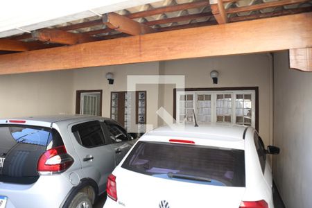Garagem de casa à venda com 2 quartos, 180m² em Parque Maracanã, Contagem