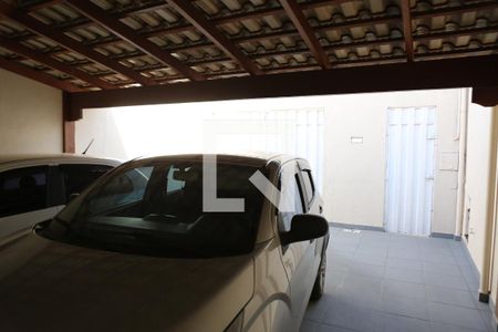 Garagem de casa à venda com 2 quartos, 180m² em Parque Maracanã, Contagem