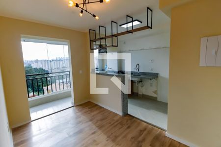 Apartamento para alugar com 2 quartos, 43m² em Jardim Tres Irmaos, Taboão da Serra