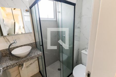 Banheiro de apartamento para alugar com 2 quartos, 43m² em Jardim Tres Irmaos, Taboão da Serra